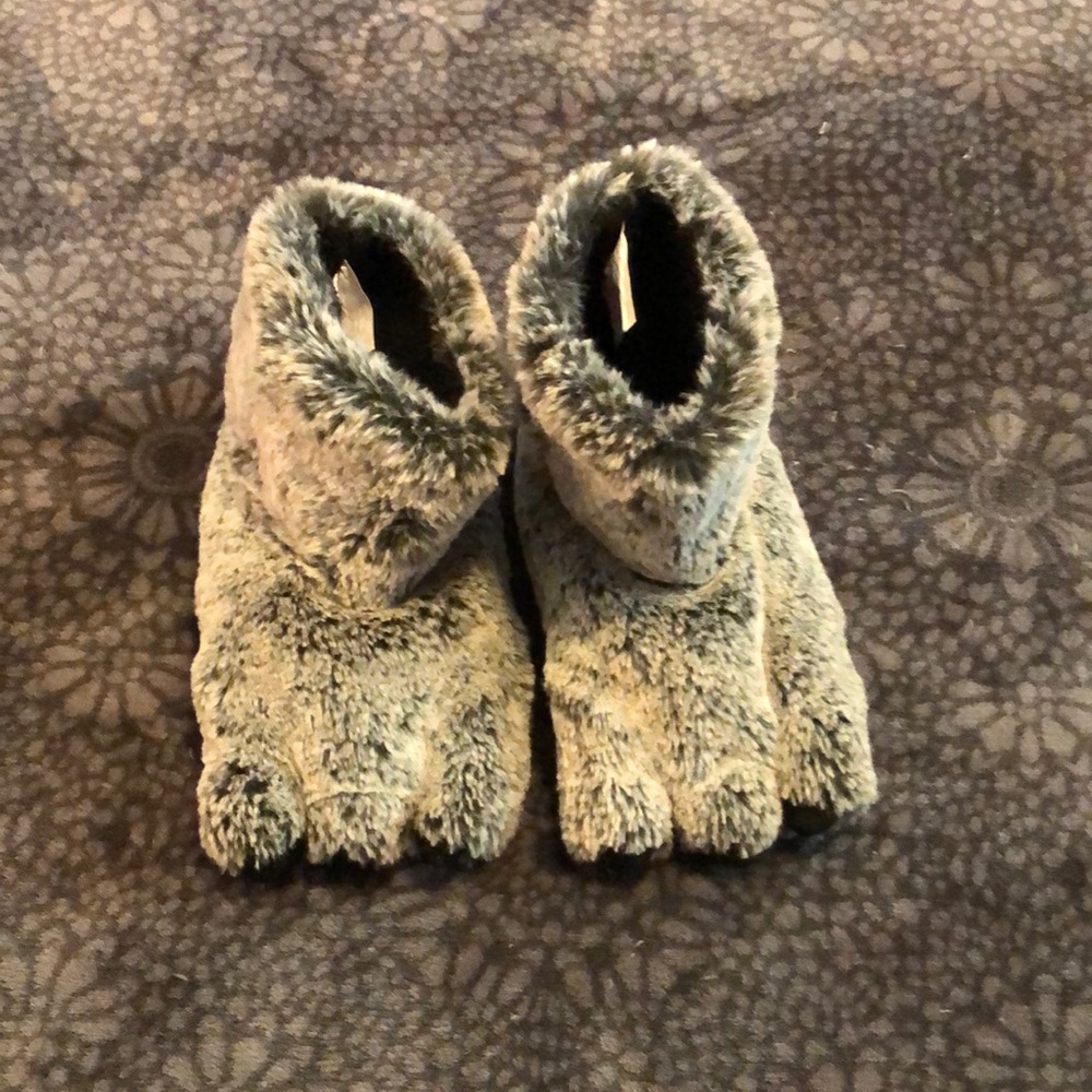 Kids bear slippers